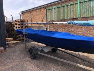 Barco de vela ligera de madera modelo flying15