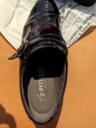Zapatos Pitillos Negros y color vino