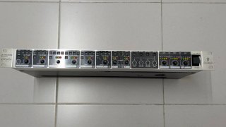 Behringer ULTRAZONE ZMX8210 Mezclador 8 Canales