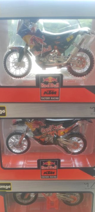 Lote 16 Motos KTM 450 Escala 1/18 Burago