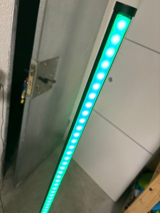 Lámpara LED de pie RGB con mando