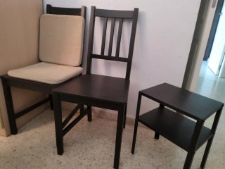 Pack 2 Sillas + Mesita Auxiliar Negra Ikea