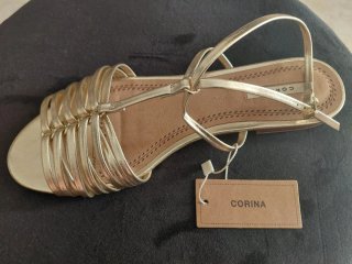 Sandalias Corina Doradas Mujer