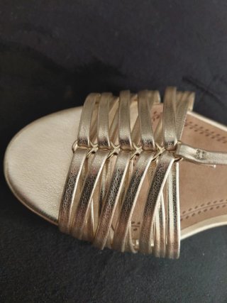 Sandalias Corina Doradas Mujer