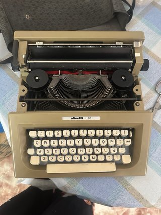 Máquina de escribir Olivetti L20