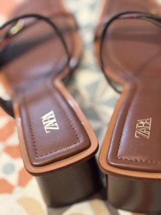 Sandalias Zara Marrones Tacón Cuadrado