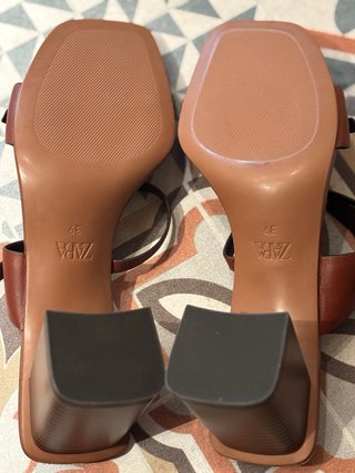Sandalias Zara Marrones Tacón Cuadrado