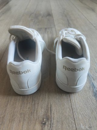 Zapatillas Reebok blancas logo dorado