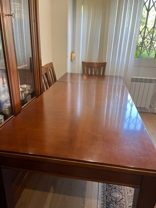 Tavolo allungabile in legno massello con 4 sedie