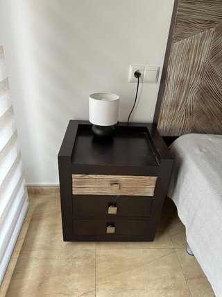 2 Mesitas de Noche Madera y Metal