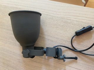 L'àmpara focus de pinça/paret Ikea model Hektar