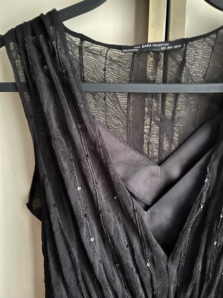 Vestido corto negro Zara