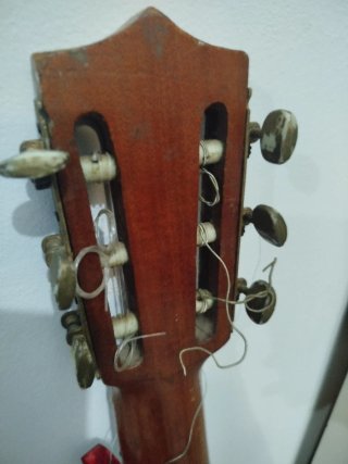 Guitarra Clásica Española, Lean anuncio.