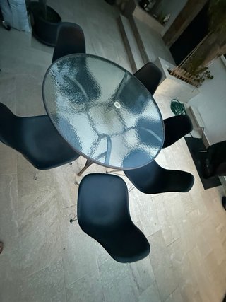 Mesa redonda cristal y 6 sillas jardín