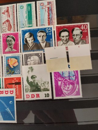Sellos RDA 1961 MNH y hojas preimpresas Leuchtturm