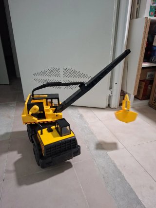 Grúa Tonka de Juguete Amarilla