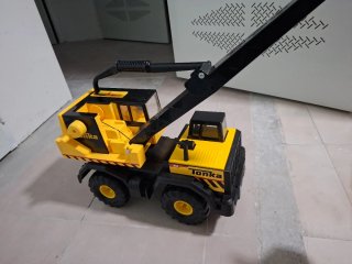 Grúa Tonka de Juguete Amarilla