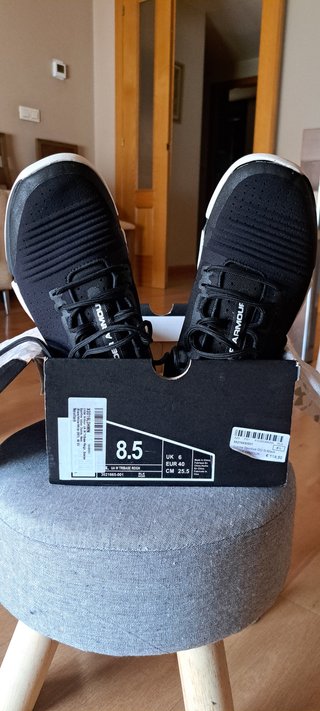 Zapatillas Under Armour Tribase Reign 1 Negras
