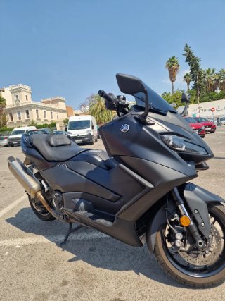 Yamaha Tmax 560 Negra