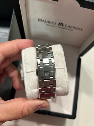 Maurice Lacroix Aikon Reloj Azul y Plateado