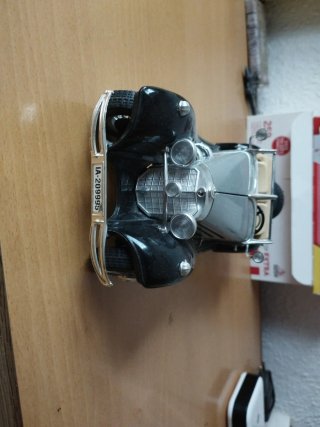 Mercedes 500K Burago 1:18
