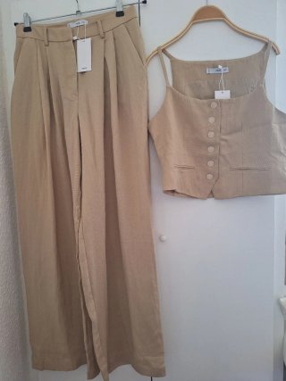 Conjunto chaleco y pantalón Mango beige