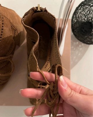 Sandalias gladiador Alpe marrones.