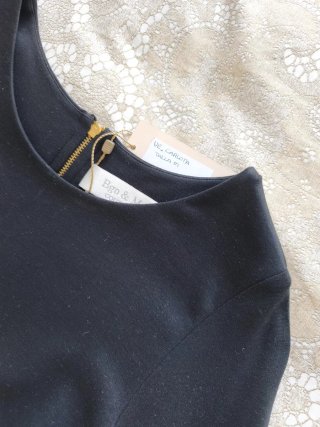 Vestido Bgo&Me negro con falda estampada