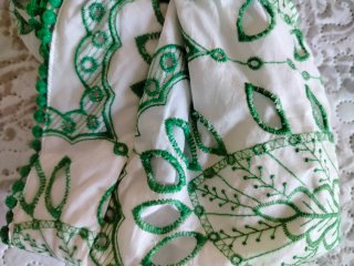 Top Zara Bordado Blanco y Verde