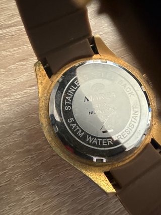 Reloj Marea Marrón y Dorado