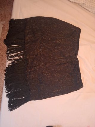 Falda Zara corta con flecos y estampado