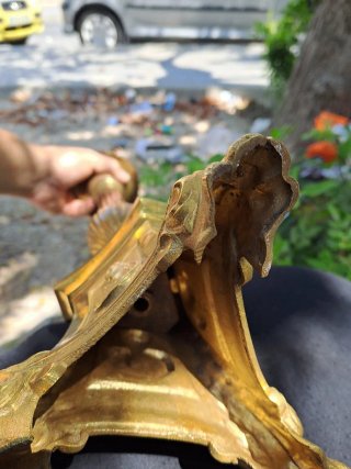 Lámpara de mesa de bronce