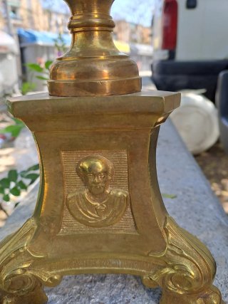 Lámpara de mesa de bronce