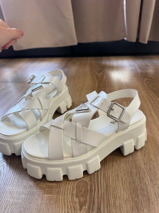 Sandalias Prada Blancas
