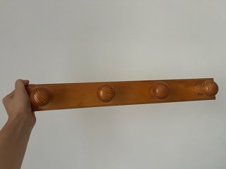 Perchero de madera auténtica