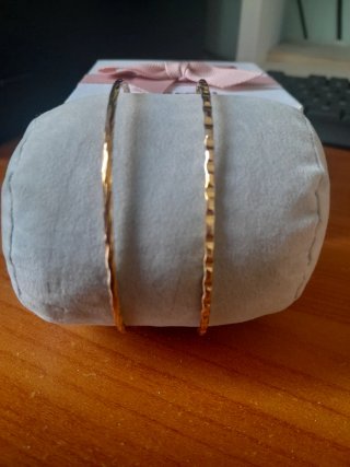 Set bracciali dorati martellati