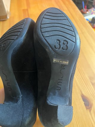 Zapatos tacón ante Unisa negros