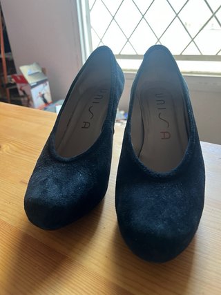 Zapatos tacón ante Unisa negros