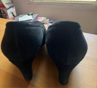 Zapatos tacón ante Unisa negros