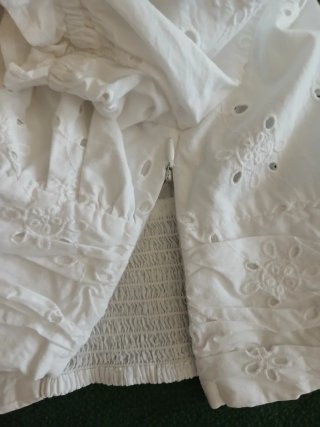 Blusa blanca bordada