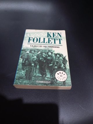 Varios libros de Ken Follet