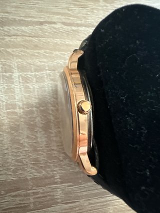 Reloj Marea Negro y Dorado Clásico