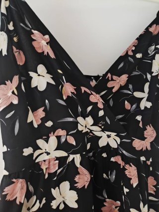 Vestido negro floral talla L