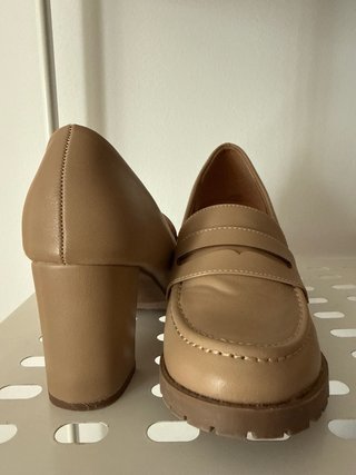 Mocasines Beige Tacón Bloque