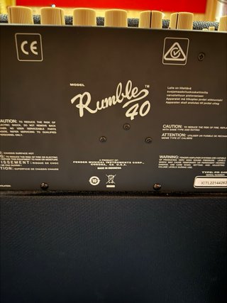 Amplificador Bajo Fender Rumble 40W