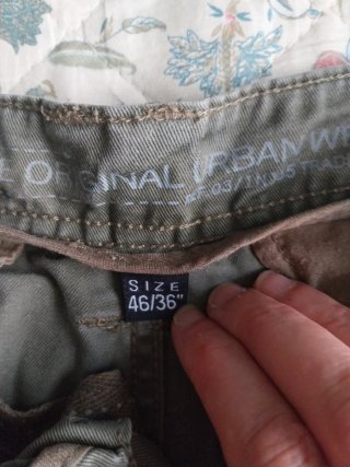 Bermudas cargo hombre verde oliva