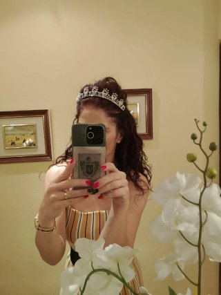 Tiara de plata con pedrería