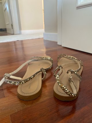 Sandalias Zara Beige y Doradas