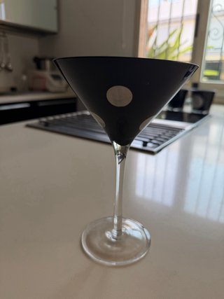 7 Calici da cocktail neri con pois argentati