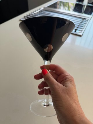 7 Calici da cocktail neri con pois argentati